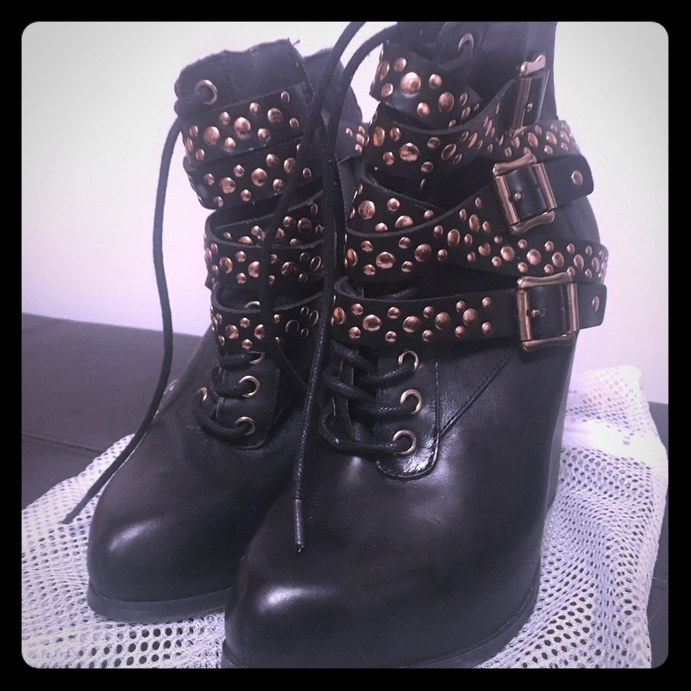 BCBG booties